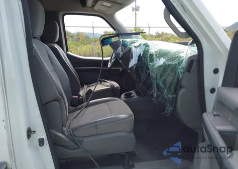 2013 Nissan Nv Cargo Nv2500 Hd S V6 z USA, uszkodzony, nr VIN 1N6BF0LX7DN108735